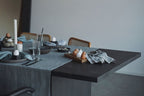 Nappe en lin lavé 200 g/m², ourlet large 3 cm, coins à onglet, 70 couleurs, tailles multiples