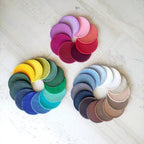 Sous-verre rond en cuir fait main multicolore, diamètre 10 cm