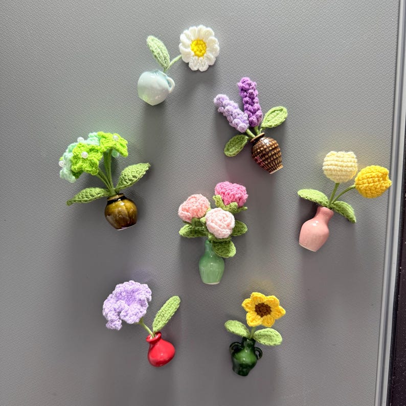 Aimants pour réfrigérateur fleurs au crochet avec vase en céramique, fleurs amovibles, décoration de cuisine