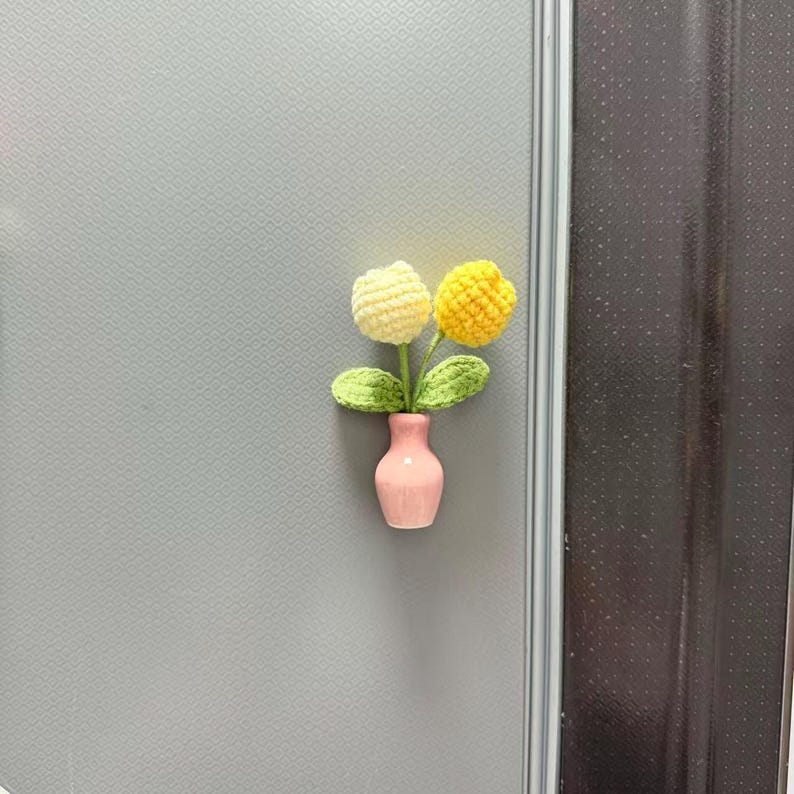 Aimants pour réfrigérateur fleurs au crochet avec vase en céramique, fleurs amovibles, décoration de cuisine