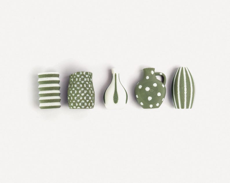 Lot de 5 Mini Vases Aimantés 3cm – Magnets Déco Frigo – Unis ou Bicolores