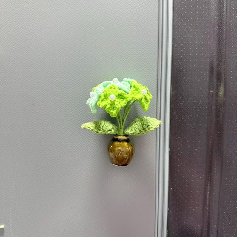 Aimants pour réfrigérateur fleurs au crochet avec vase en céramique, fleurs amovibles, décoration de cuisine