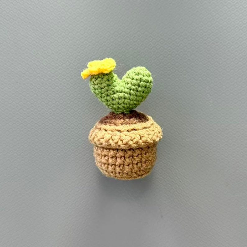 Crochet Cactus Fridge Magnet Set - Letter-Shaped Plant Magnet, Boho Kitchen Decor, 4 Designs, 8.5x4.5cm