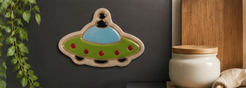 Magnets Espace en céramique artisanale – Astronaute, Fusée, OVNI, Planète, Lune, Satellite