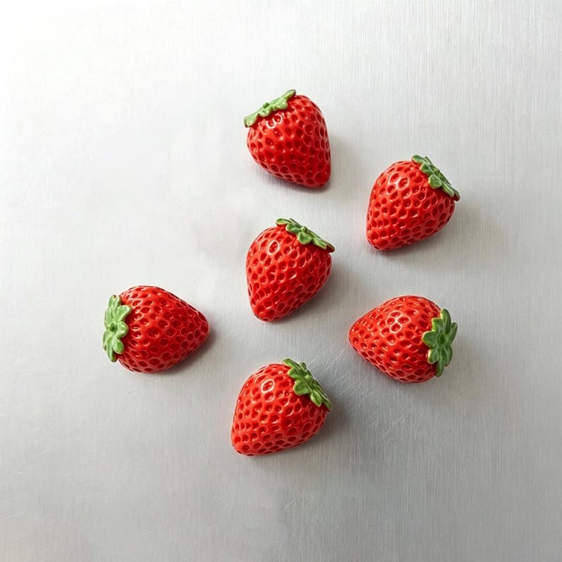 Aimants en céramique fraise pour réfrigérateur, lot de 3 ou 5, décoration cuisine cottagecore, fruits mignons faits main