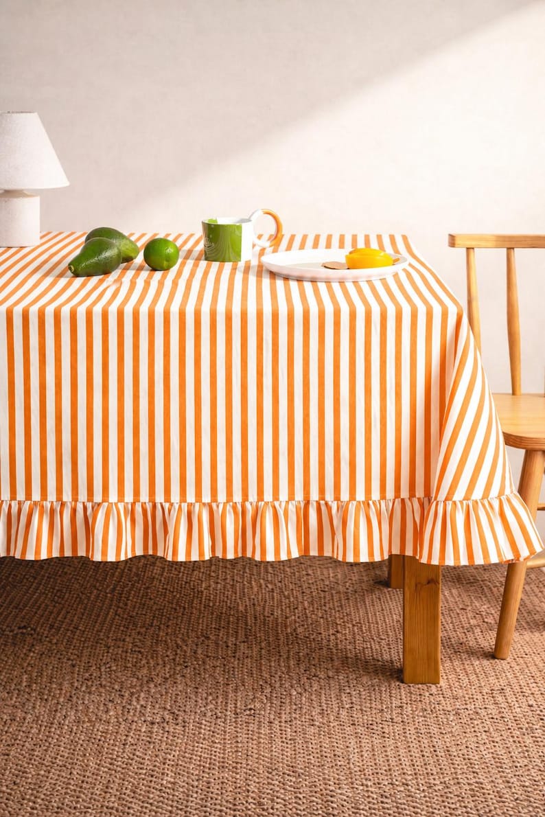 Nappe rayée à volants beige crème, décoration de table rectangulaire